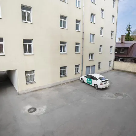 Bright, Quit For Up To 4 With Breakfast